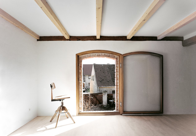 roesler-scheunenumbau-zimmer-mit-ausblick