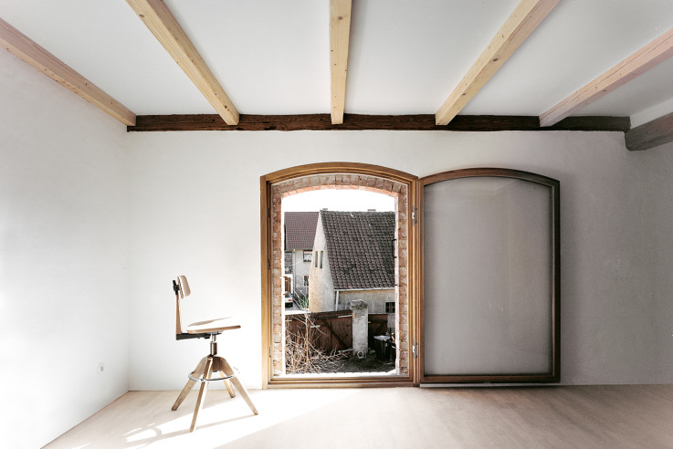 roesler-scheunenumbau-zimmer-mit-ausblick