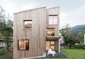 LP Architektur Fast ein Wohnturm Aussenansicht