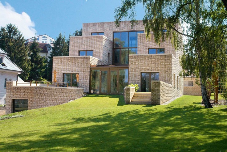 Tillmann Wagner Architekten Mehrgenerationen-Villa am See Terrasse