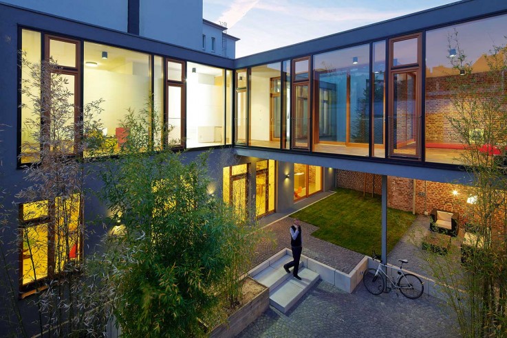 Carsten Blankenhorn Umnutzung einer Werkstatt Stahl Holz Konstrukt