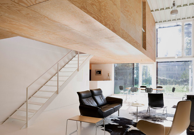 Julia Bergmann Kleyer Koblitz Architekten Wohnkubus Wohnraum