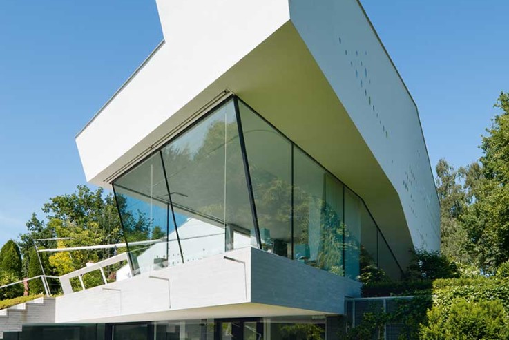 Bembe Dillinger Architekten Villa als bewohnbare Skulptur Neubau Einfamilienhaus Seegrundstück