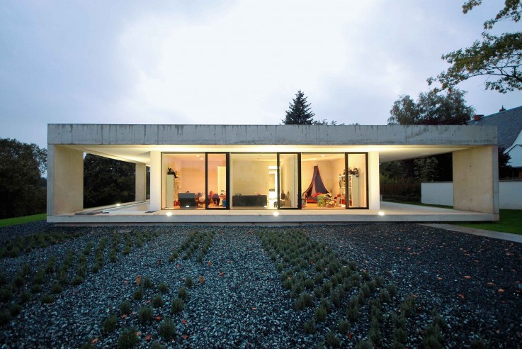 Osterwold Schmidt radikaler Umbau Haus 60er Renovierung Sanierung Terrasse