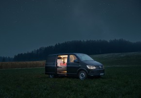 Nils Holger Moormann Luxus Immobilie VW T6 Holzklasse Camper VW Bus Interior