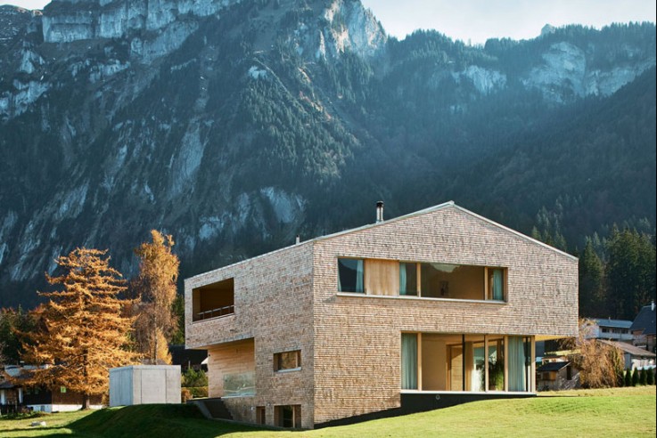 Haller und Plattner Holzriegelhaus Holzverschindelung Aussenansicht