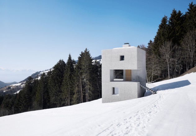 Marte Marte Architekten kleine Berghütte Gesamtansicht