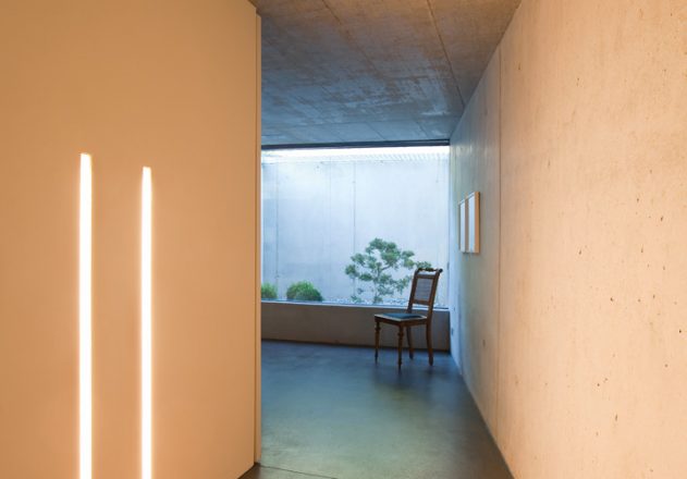 L3P Architekten zwei Minergiehäuser Innenansicht Keller abgegrabene Atrien