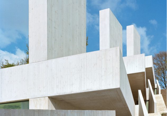 Terrassenhäuser Daniele Marques Aussenansicht Schornsteine