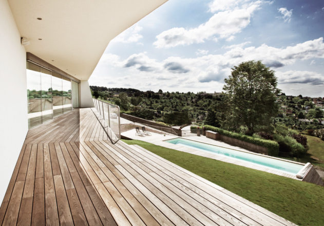 LOVE architecture and urbanism Villa mit Pool Graz Terrasse mit Treppenstaffel