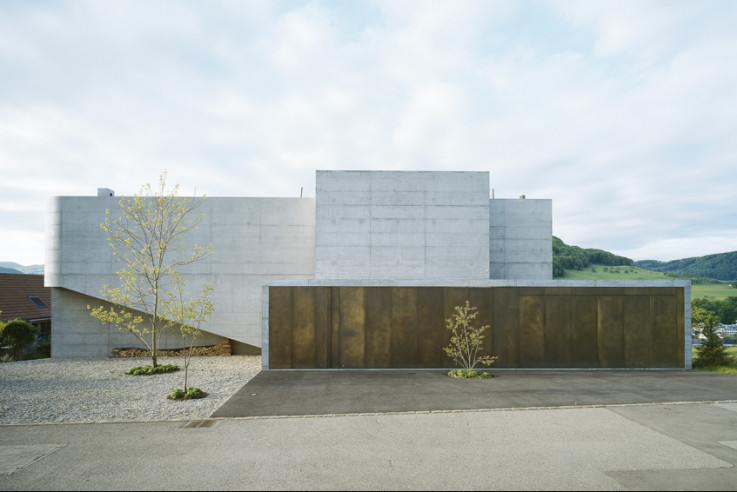 Buchner Bründler Architekten Einfamilienhaus aus Beton Gelterkinden Aussenansicht Wohnskulptur