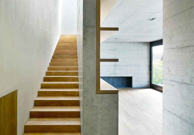 Buchner Bründler Architekten Einfamilienhaus aus Beton Gelterkinden Innenansicht Treppenrampe